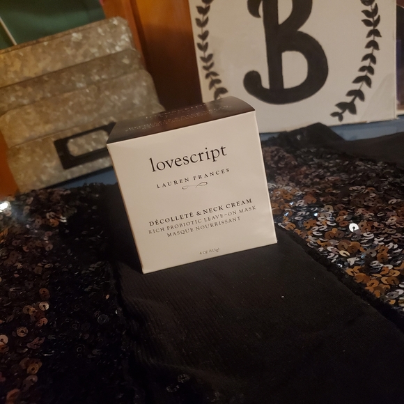 NIB Lovescript Décolleté & Neck Cream - Picture 7 of 7